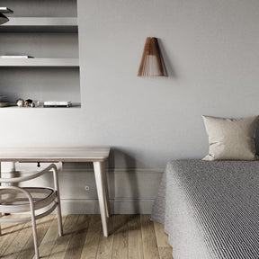 Wandleuchte CONO aus Holz